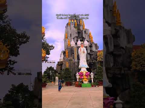 KHÔNG CÓ CON ĐƯỜNG DẪN ĐẾN HẠNH PHÚC.  HẠNH PHÚC CHÍNH LÀ CON ĐƯỜNG