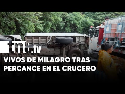 Vivos de milagro tras vuelco en una peligrosa curva en El Crucero - Nicaragua