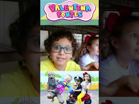 Valentina y su PRIMA fingen jugar a ser policía! Y salva al BEBÉ REBORN en español  210