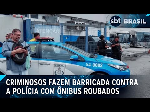 Criminosos sequestram 9 ônibus para fazer barricada no Rio de Janeiro | SBT Brasil (16/10/24)