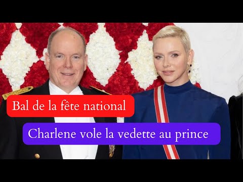 Charlene de Monaco envoûtante en robe bleu nuit : assortie à la princesse Caroline