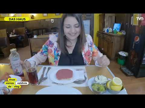 El tutorial de la alcaldesa Carla Amtmann para comer crudo como toda una valdiviana