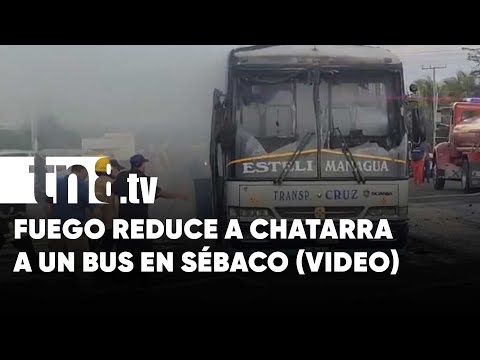 Bus toma fuego en Carretera Panamericana Norte, Sébaco