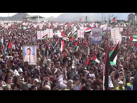 Thousands of Yemenis in Sanaa demonstrate against killing of naval personnel in the Red Sea