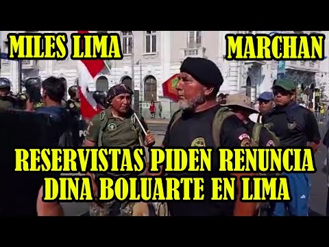 CIENTOS DE RESERVISTAS MARCHAN EN LA CAPITAL PERUANA PIDEN CIERRE KONGRESO PERUANO..