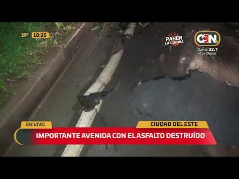 Importante Avenida con el asfalto destruido en Ciudad del Este