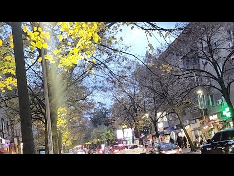 En Vivo desde la zona comercial de Tirana. Blloku