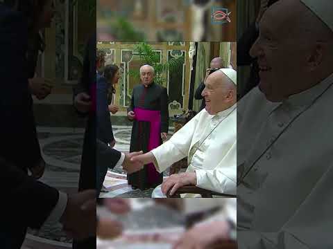 Papa Francisco con artistas del mundo del humor. Los cómicos unen a la gente #papafrancisco