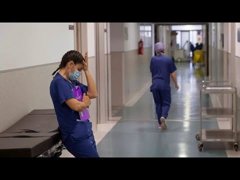 ¿Por qué faltan enfermeras en España? Ya no emigran sino que lo dejan