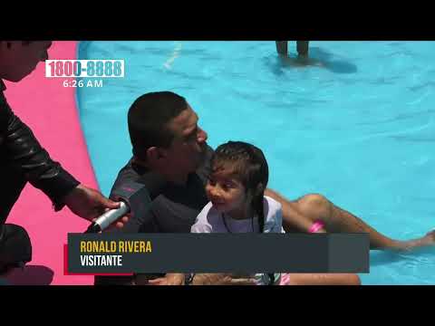 Familias nicaragüenses decidieron amortiguar el calor en el parque acuático - Nicaragua