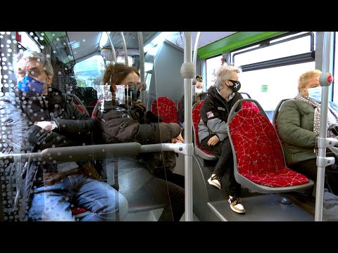 Último día con mascarilla obligatoria en los autobuses urbanos en Bilbao