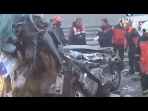 Turquía: Accidente de tránsito entre 3 autobuses y un camión deja 11 fallecidos