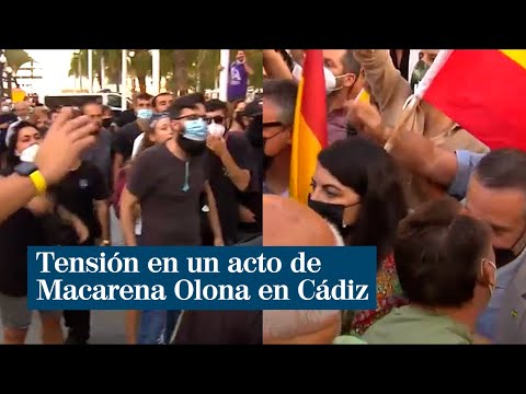 Tensión en un acto de Macarena Olona en Cádiz