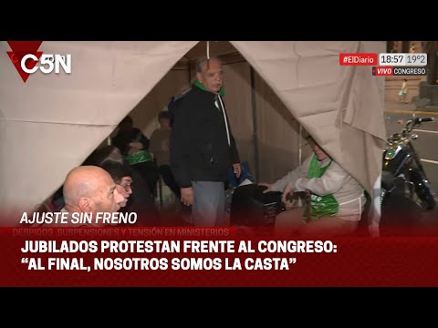 PROTESTA de JUBILADOS frente al CONGRESO: ESTAMOS PELEANDO por NUESTROS DERECHOS