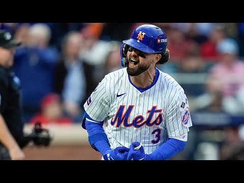 Jesse Winker DEMOLISHES a home run to the second deck! (Mets rolling in NLDS Game 3!)