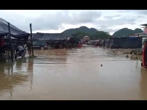 Reportan inundación en el mercado municipal de Raxruhá