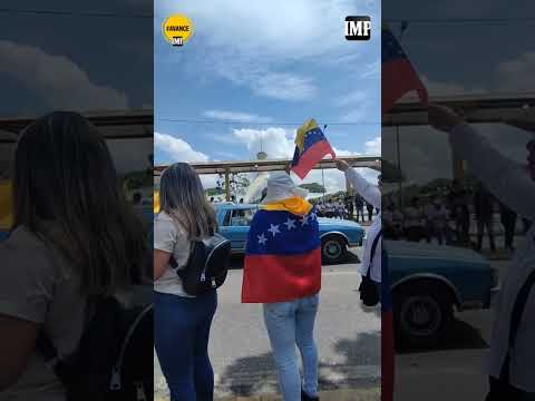 Tienen que respetarnos el voto, dijo abuelita en Barquisimeto que se sumó a la protesta pacífica