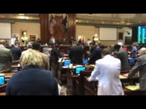South Carolina lawmakers hold moment of silence