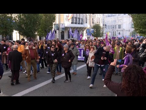 La primera manifestación por el 25N en Madrid concluye al grito de no estamos todas