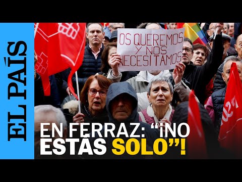 PEDRO SÁNCHEZ | Manifestación de simpatizantes del PSOE en Ferraz piden a Sánchez que se quede