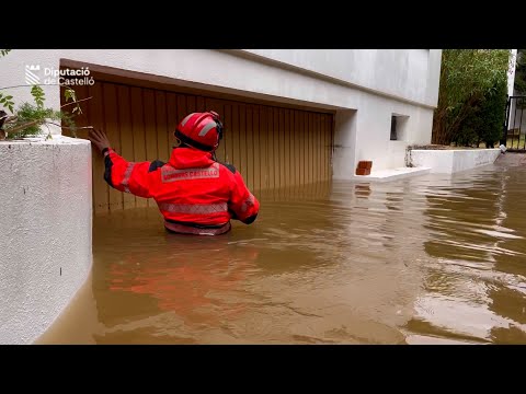 Bomberos rescatan a siete personas atrapadas por el agua en la provincia de Castellón