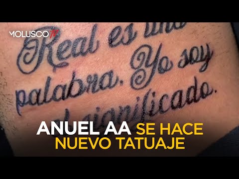 Anuel AA se hace nuevo tatuaje ¿ y le dedica TE BOTE a Karol G en sus stories ?