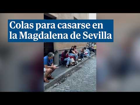 La interminable cola en la parroquia de la Magdalena de Sevilla para conseguir fecha para casarse