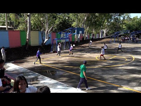 Estudiantes de secundaria participan en liga de fútbol sala en el instituto Ramírez Goyena