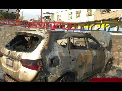 Desconocidos incendian vehículos con bombas molotov en aparente venganza por cobro de cupos