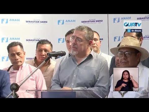 CONFERENCIA DE PRENSA DEL PRESIDENTE BERNARDO AREVALO CON LOS ALCALDES DE QUICHE GUATEMALA