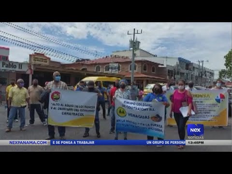 Conductores de buses colegiales protestan en Veraguas