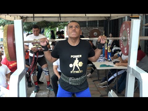 Realizan competencia de levantamiento de pesas en Managua