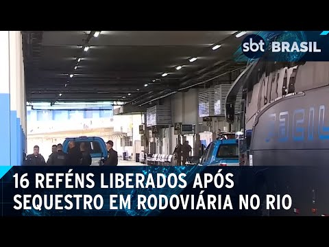 Passageiros são feitos de reféns após homem sequestrar ônibus no RJ| SBT Brasil (12/03/24)