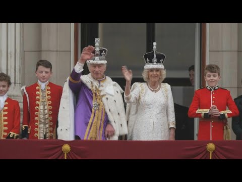 REINO UNIDO I Carlos III y la reina Camila saludaron desde el balcón del palacio de Buckingham