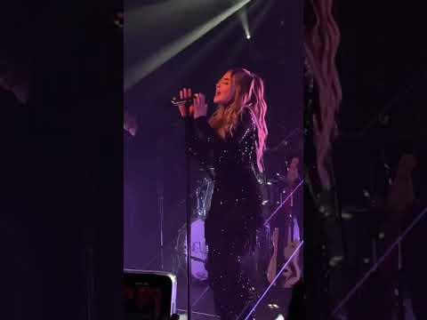 Sabrina Carpenter Diamonds Are Forever Live In Philly