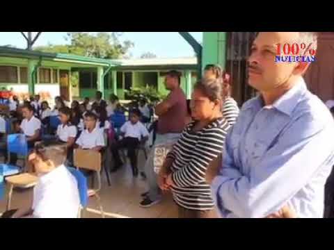 Emotivo||Cantan himno de Nicaragua en escuela de Costa Rica para recibir a más de 20 niños campesino