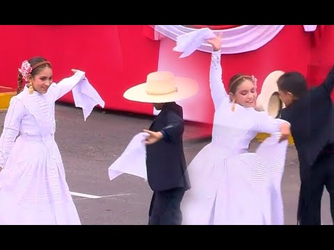 Niños talentosos bailan marinera norteña frente a la presidenta Dina Boluarte