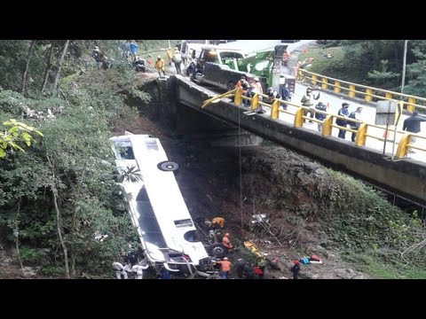 'Busazo' deja siete muertos en Colombia