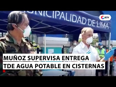 Alcalde de Lima supervisa entrega de agua potable en cisterna