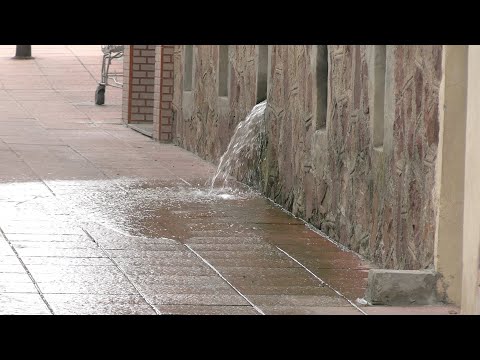 La barriada de San Pedro sufre el vertido de “aguas residuales” en plena calle