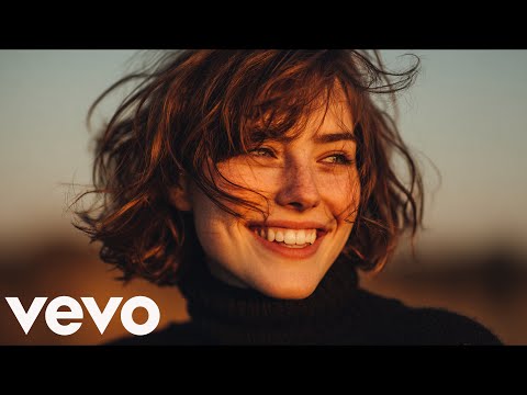 REYVI - We Fall In Love (Italio Disco 80s 90s)