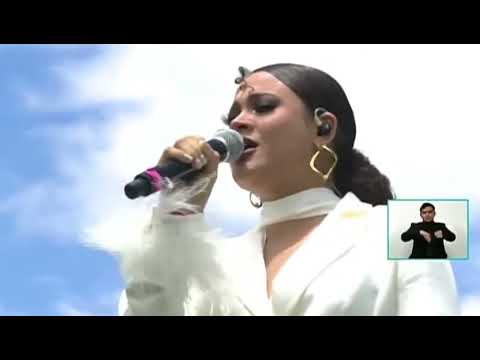 ¡Impecable! La cantante #CesiaSáenz interpreta el Himno Nacional de Honduras