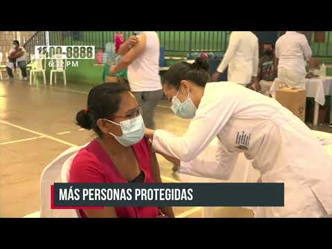 Personas mayores de 30 años fueron inmunizadas contra el COVID-19 en Granada - Nicaragua