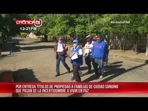 Familias contentas tras recibir títulos de propiedad en Ciudad Sandino - Nicaragua