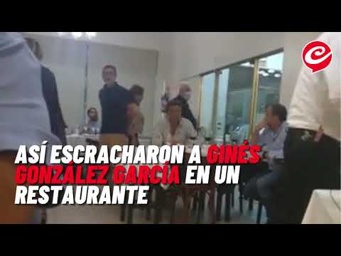 A Ginés González García le gritaron roba vacunas y se tuvo que ir de un restaurante