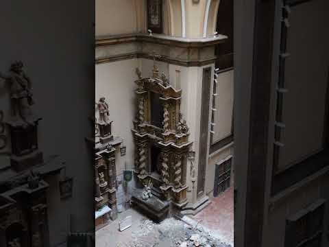 Así ha quedado el interior de la iglesia de la Vera Cruz de Valladolid tras el derrumbe de la cúpula