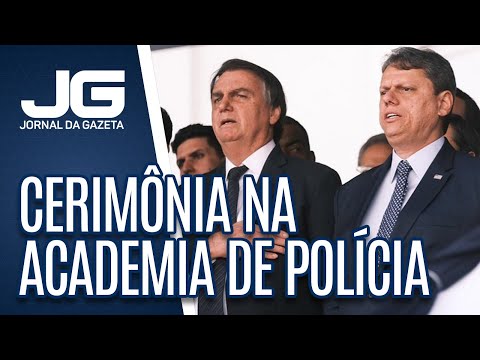 Bolsonaro e Tarcísio participam de cerimônia na academia de Polícia do Barro Branco