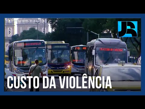 Ataques a ônibus causam prejuízo de R$ 50 milhões para a cidade do Rio em um ano