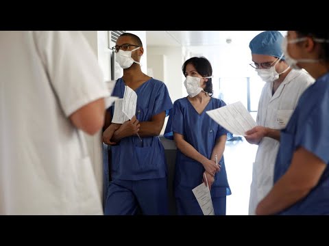 Coronavirus : plus de 12 000 morts en France, une première baisse des cas en réanimation