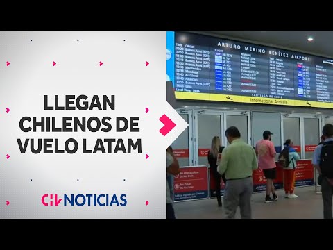 Llegan chilenos que estuvieron en vuelo Latam que sufrió incidente aéreo en Nueva Zelanda